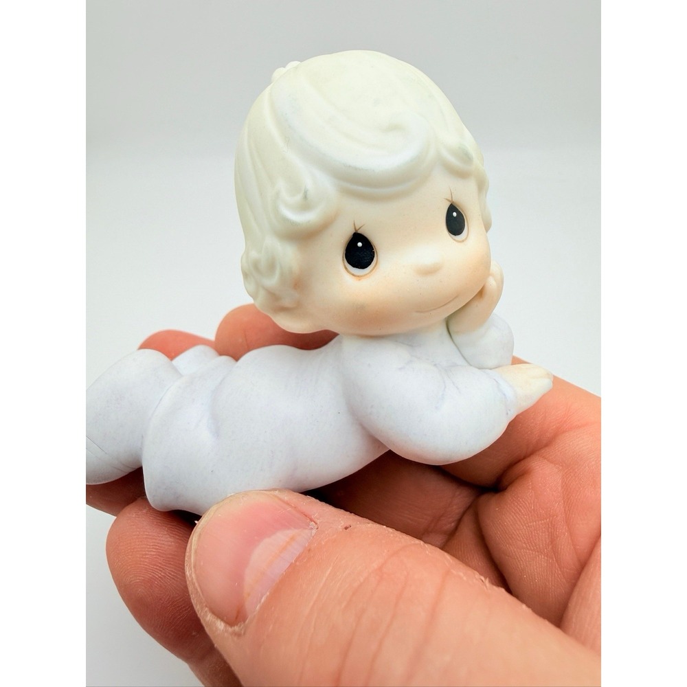 Vintage Precious Moments Baby Lying Figurine - Jonathan & David 1983 - E-2852/f